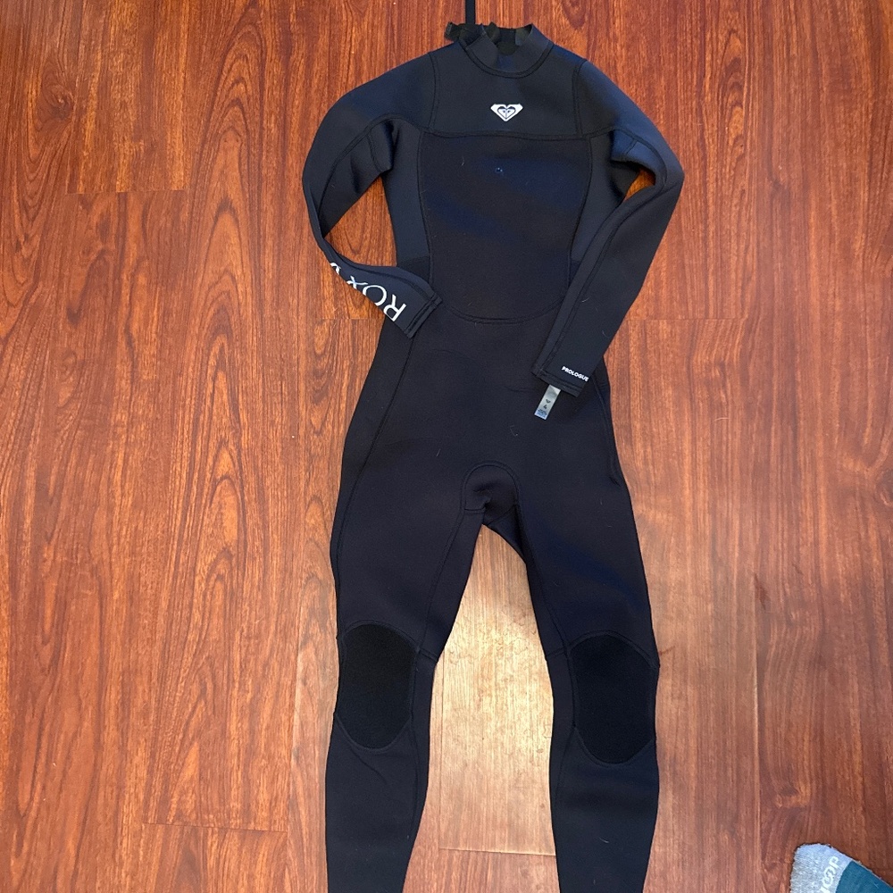 Roxy wetsuit - NWOT